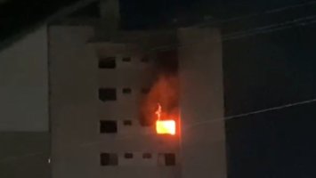 Incêndio atinge apartamento em condomínio no bairro Dom Pedro, em Manaus; VÍDEO