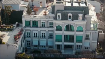 Empresária teria doado imóvel de R$ 50 milhões com quase 100 cômodos a mulher que diz ser sua companheira; FOTOS