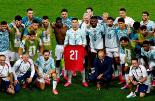 Cristiano Ronaldo veste camisa de Diogo Jota após vitória contra a Croácia; relembre acidente que matou jogador